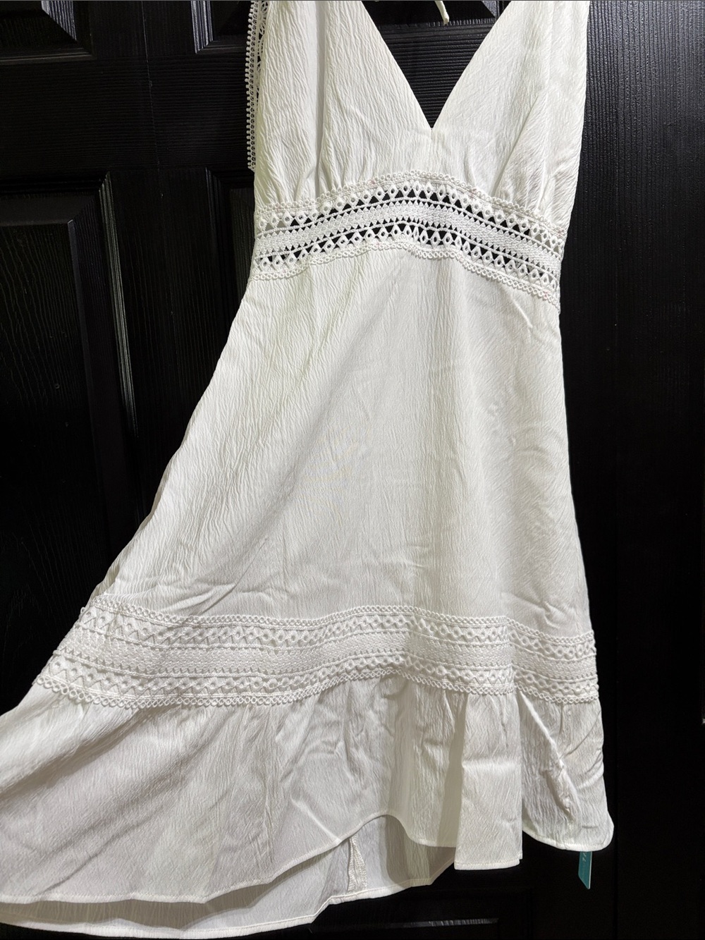 Sleeveless White Lace-Trim Midi Dress with V-Neck - Picture 5 of 8